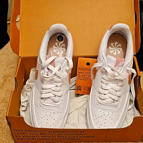 Nike Shoes - Nike Court vision LO NN